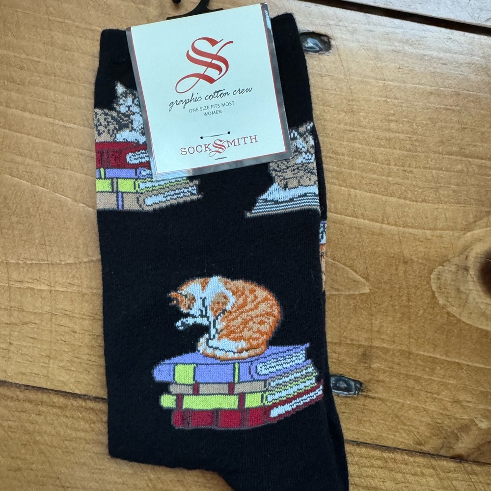 Socksmith Graphic Cotton Crew Socks – Cat & Books – New with Tags